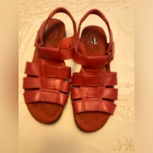 DR. SCHOLLS  Red Leather Fisherman Sandals (8.5)